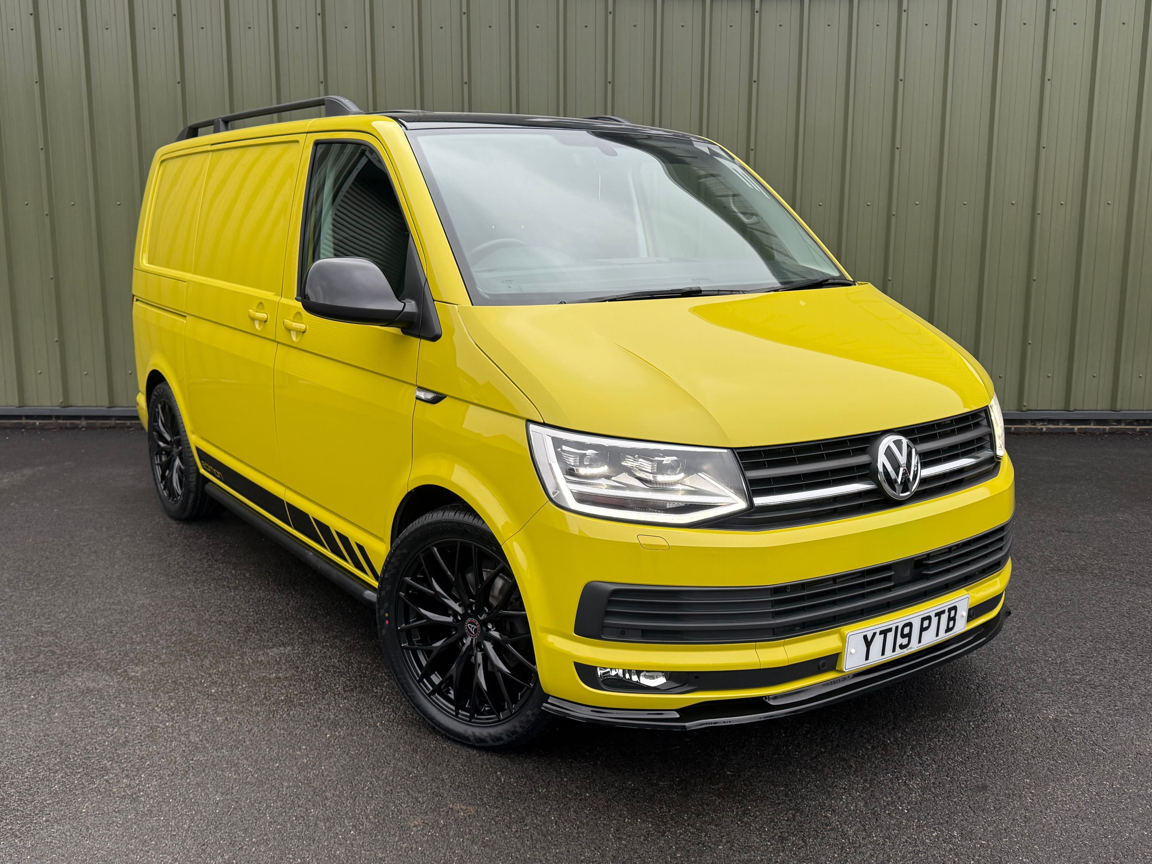 *VERY RARE* VW TRANSPORTER T30 Edition T6 150bhp - low Miles ** NO VAT**